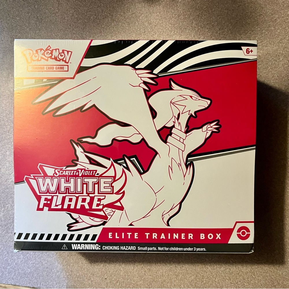 Pokemon Scarlet & Violet White Flare Elite Trainer Box